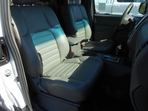 Used 2019 Nissan Frontier S RWD image 10