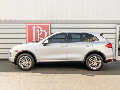 Used 2013 Porsche Cayenne Diesel AWD/4WD image 39