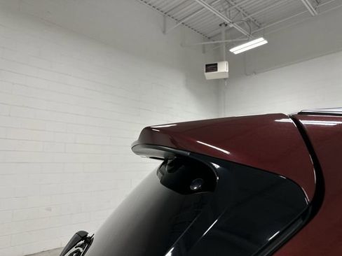 Used 2019 Toyota Highlander XLE image 24