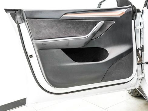 Used 2024 Tesla Model Y Long Range RWD image 38