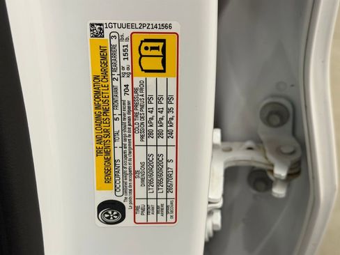 Certified 2023 GMC Sierra 1500 AT4 image 47