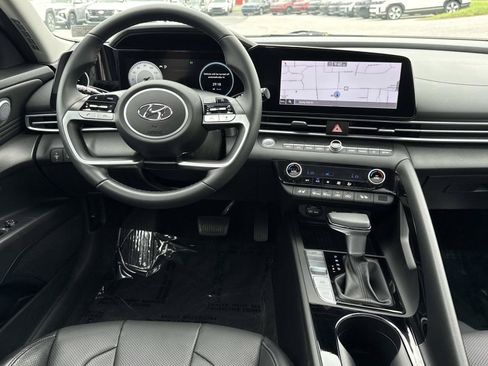 Certified 2021 Hyundai Elantra Limited FWD image 2