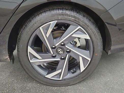 Used 2024 Hyundai Elantra Limited FWD image 33
