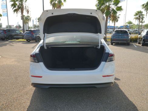 Used 2024 Honda Accord EX image 12