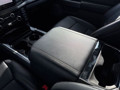 Used 2025 Ford F450 Lariat w/ FX4 Off-Road Package image 17