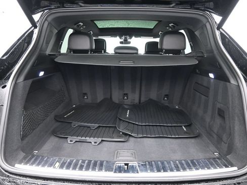 Used 2022 Porsche Cayenne Platinum Edition AWD/4WD image 28