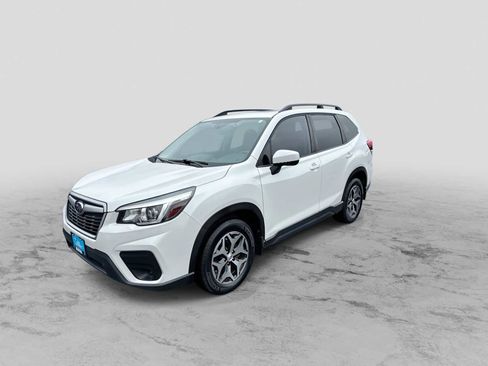 Used 2020 Subaru Forester Premium image 4