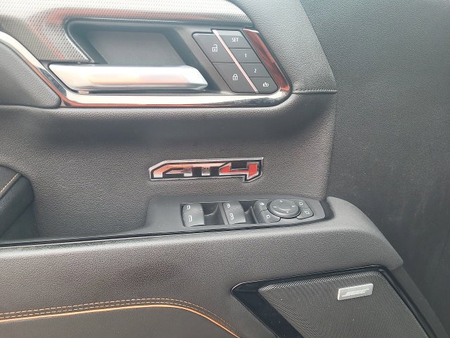 Used 2023 GMC Sierra 1500 AT4 w/ AT4 Preferred Package AWD/4WD image 13