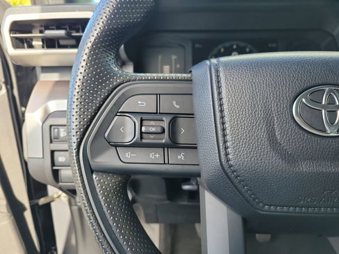 Used 2024 Toyota Tacoma SR5 AWD/4WD image 27