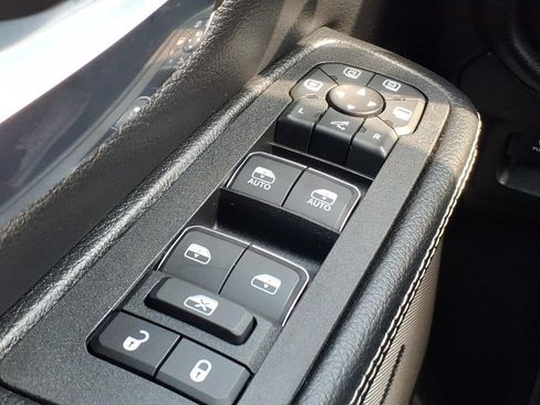 Used 2025 RAM 1500 Laramie image 12