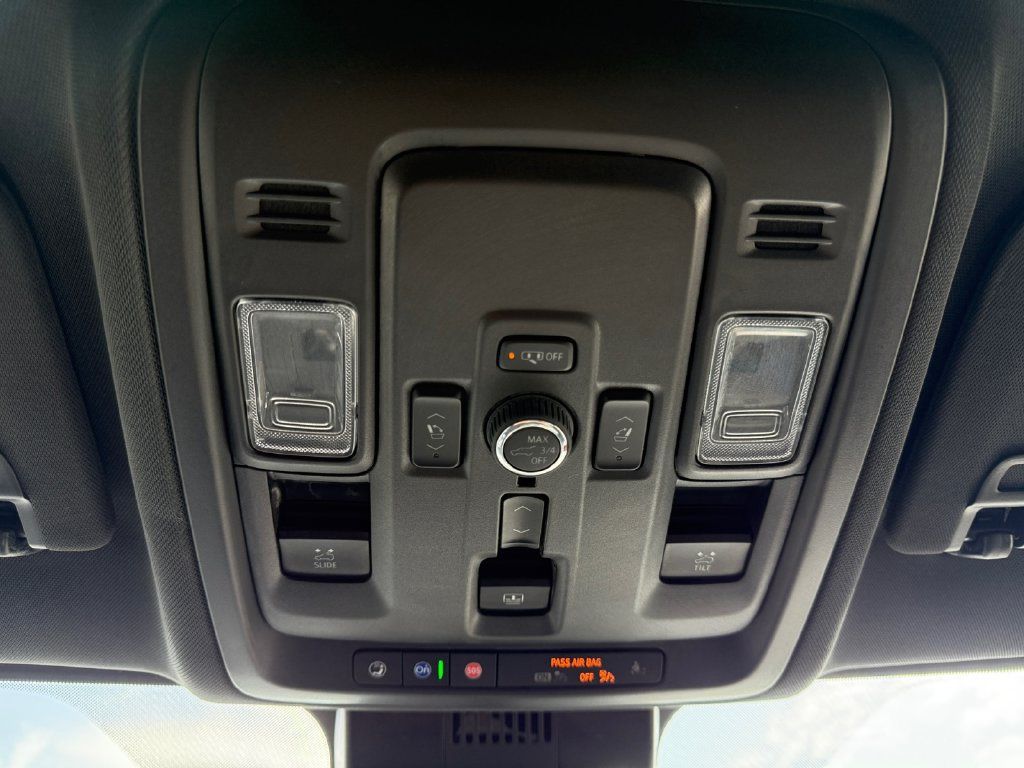 Used 2025 GMC Yukon Elevation w/ Technology Package AWD/4WD image 19