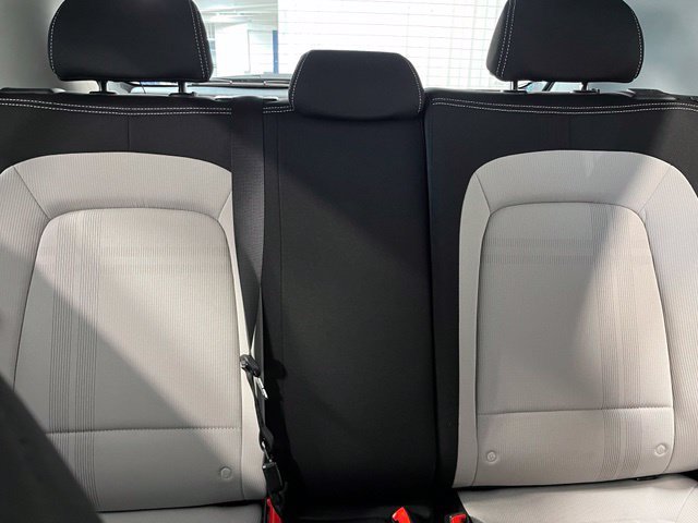 Used 2025 Hyundai Venue SEL FWD image 12