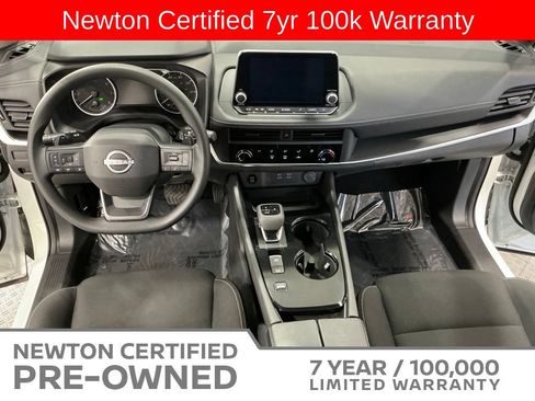 Used 2025 Nissan Rogue S FWD image 10
