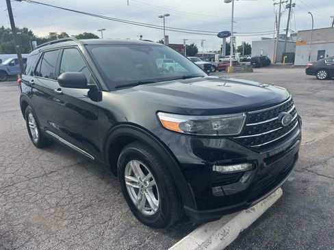 Used 2021 Ford Explorer XLT w/ Equipment Group 202A RWD image 3
