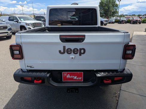 Used 2021 Jeep Gladiator Rubicon AWD/4WD image 4