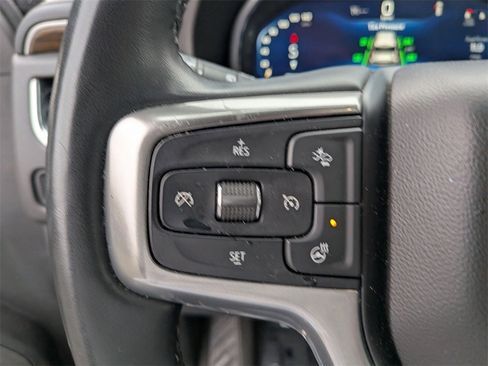 Used 2023 Chevrolet Suburban Premier image 21