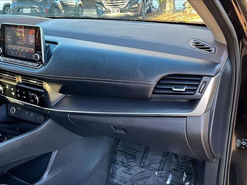 Used 2023 Nissan Rogue S image 17