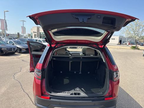 Used 2020 Land Rover Discovery Sport SE image 23