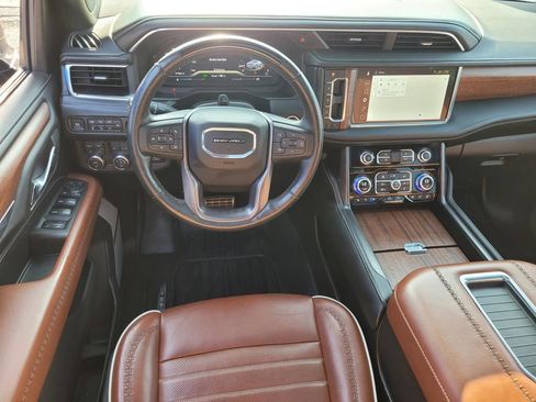 Used 2024 GMC Yukon XL Denali Ultimate w/ LPO, Floor Liner Package AWD/4WD image 17