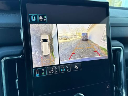 Used 2025 GMC Yukon Denali image 34