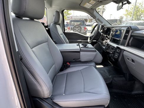 New 2026 Ford F250 XL w/ XL Chrome Package image 15