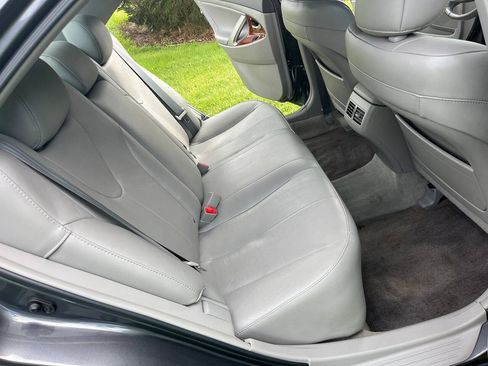 Used 2011 Toyota Camry XLE w/ XLE Extra-Value Pkg #1 FWD image 6