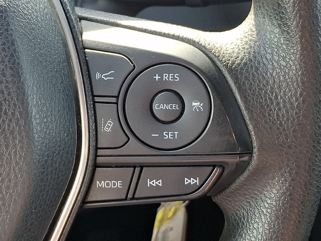 Certified 2018 Toyota Camry LE FWD image 21
