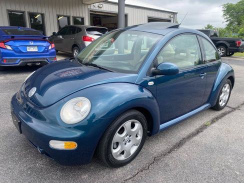 Used 2002 Volkswagen Beetle GLS FWD image 2