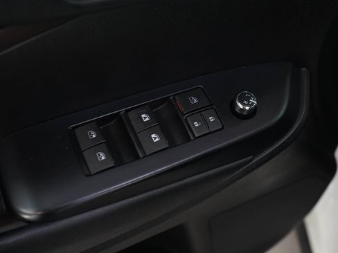 Used 2018 Toyota Highlander XLE AWD/4WD image 20