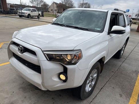 Used 2019 Toyota 4Runner SR5 Premium image 1