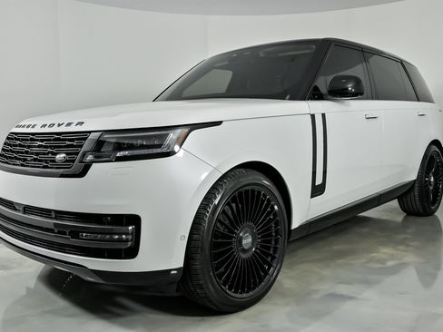 Used 2024 Land Rover Range Rover Long Wheelbase Autobiography image 6