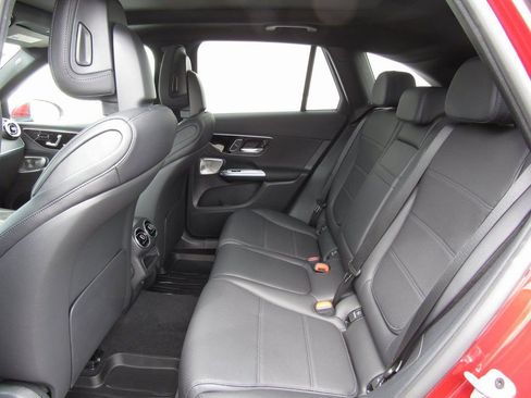 New 2025 Mercedes-Benz GLC 300 4MATIC image 16