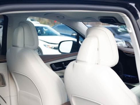 Certified 2023 Mercedes-Benz EQS 580 4MATIC SUV image 23