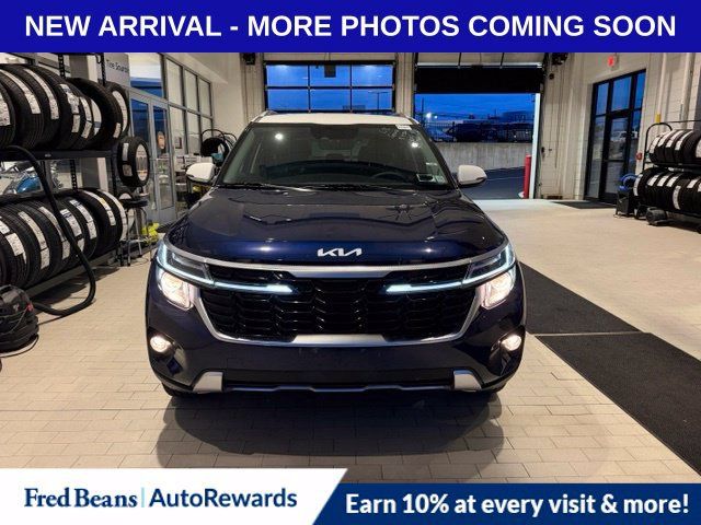 Used 2024 Kia Seltos S AWD/4WD image 2