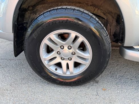 Used 2006 Toyota Sequoia SR5 RWD image 11