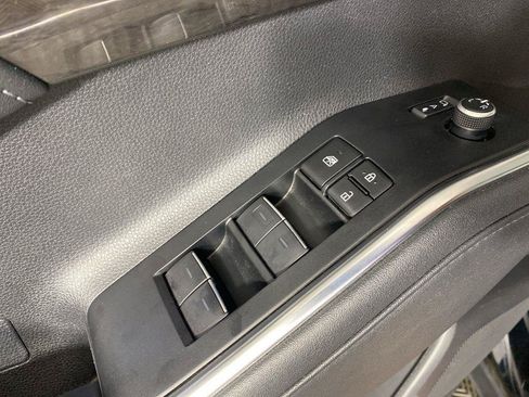 Used 2023 Toyota Highlander Platinum AWD/4WD image 28