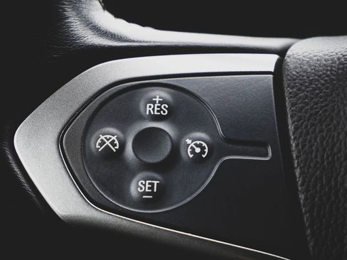 Used 2018 Chevrolet Silverado 1500 LT w/ All Star Edition image 10