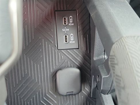 Used 2025 Toyota Tacoma SR5 image 28