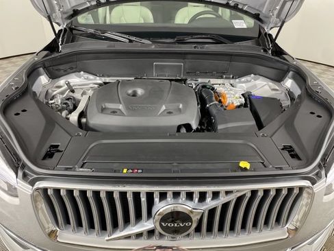 Used 2025 Volvo XC90 T8 Plus w/ Protection Package Premier AWD/4WD image 48