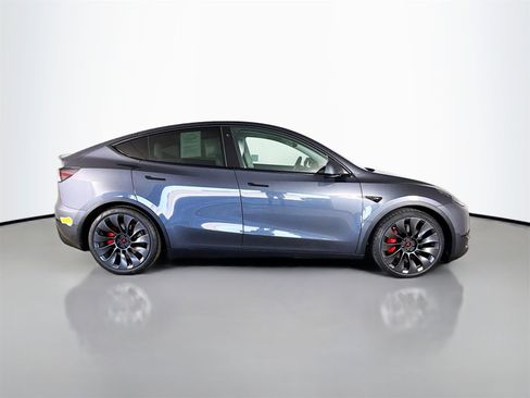 Used 2022 Tesla Model Y Performance image 8