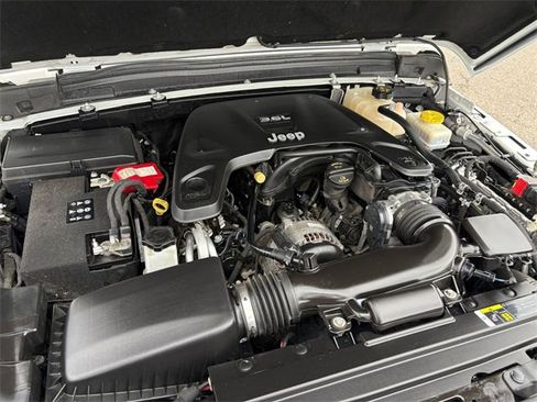 Certified 2018 Jeep Wrangler Sport image 20