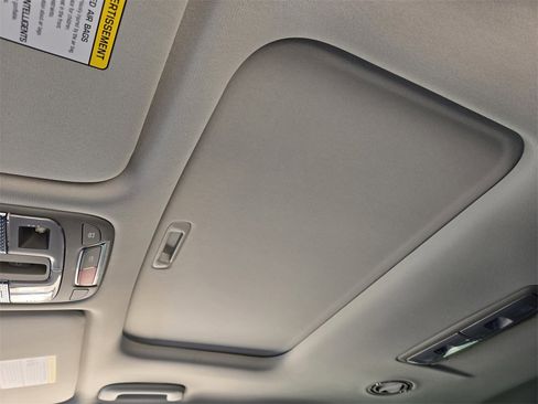 New 2025 Kia Telluride EX w/ EX Captain's Chair Package image 18