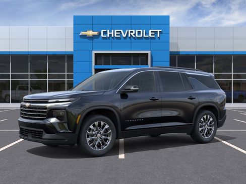 New 2026 Chevrolet Traverse LT FWD image 2