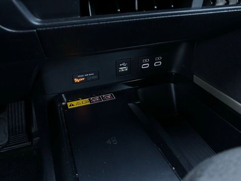 Used 2025 Toyota Camry LE image 24