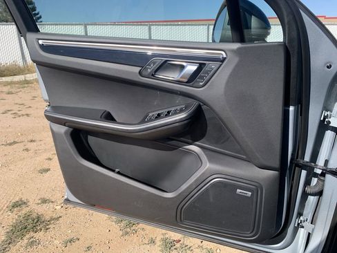 Used 2023 Porsche Macan image 20