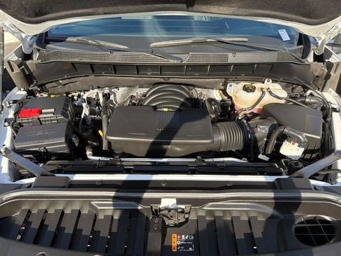 Used 2025 Chevrolet Silverado 1500 LT AWD/4WD image 12