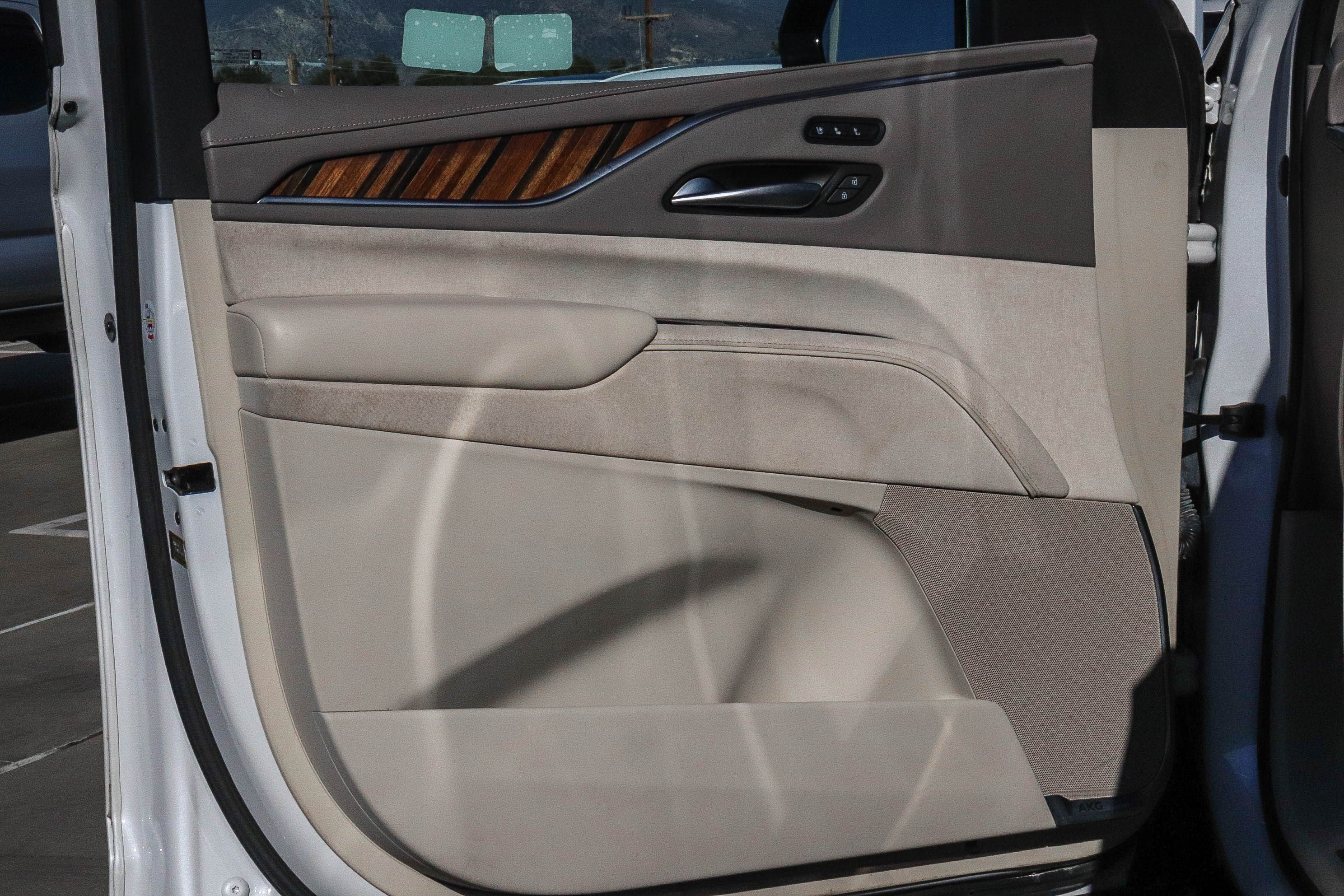Used 2022 Cadillac Escalade Sport Platinum AWD/4WD image 23