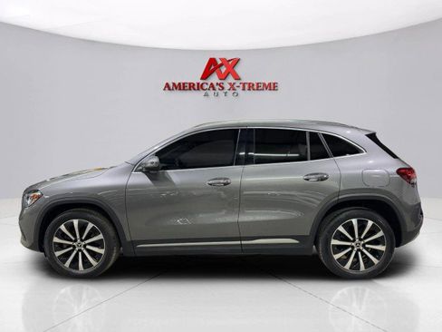 Used 2021 Mercedes-Benz GLA 250 4MATIC w/ Premium Package image 4