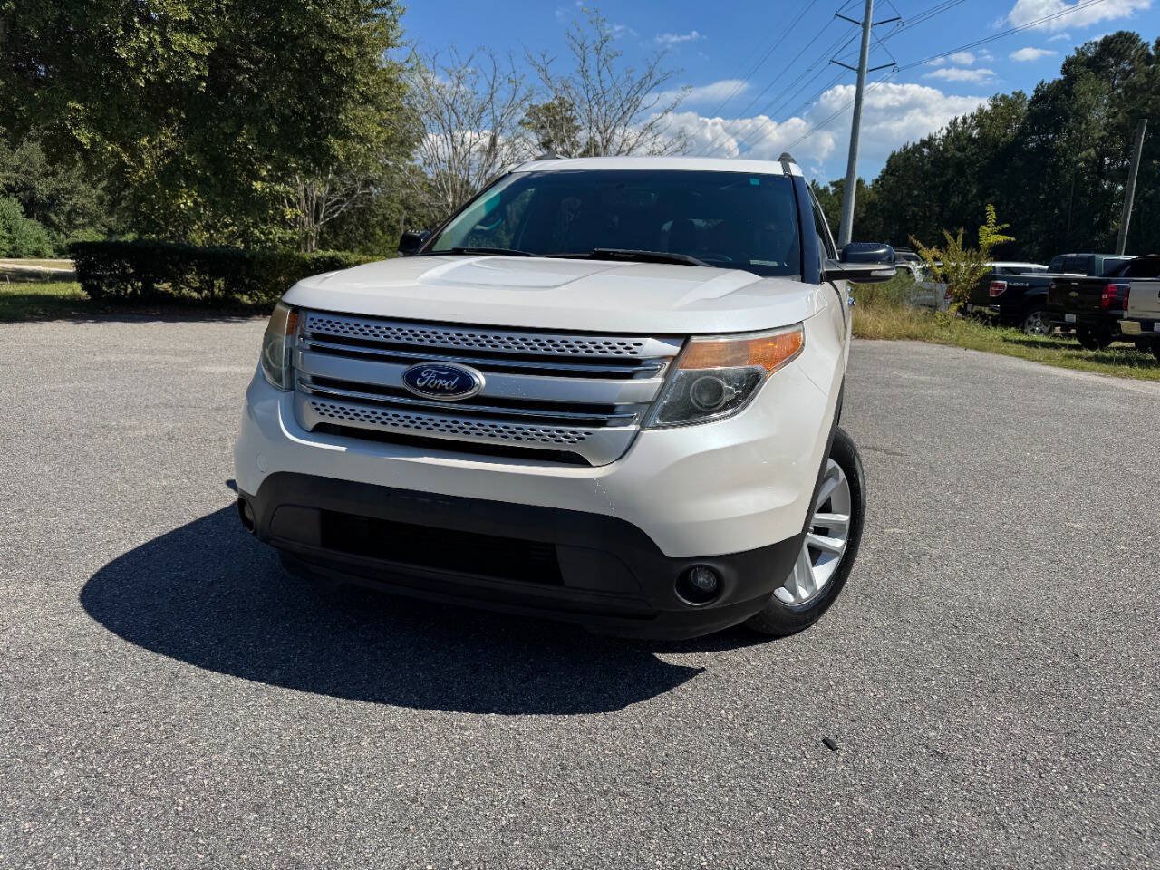Used 2014 Ford Explorer XLT w/ Equipment Group 202A AWD/4WD image 28