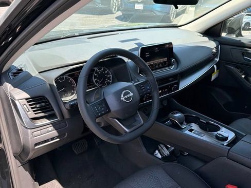 New 2026 Nissan Rogue SV w/ Cold Weather Package AWD/4WD image 17